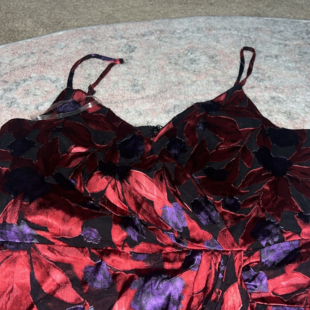 NWOT! Floral dress - Picture 3 of 3